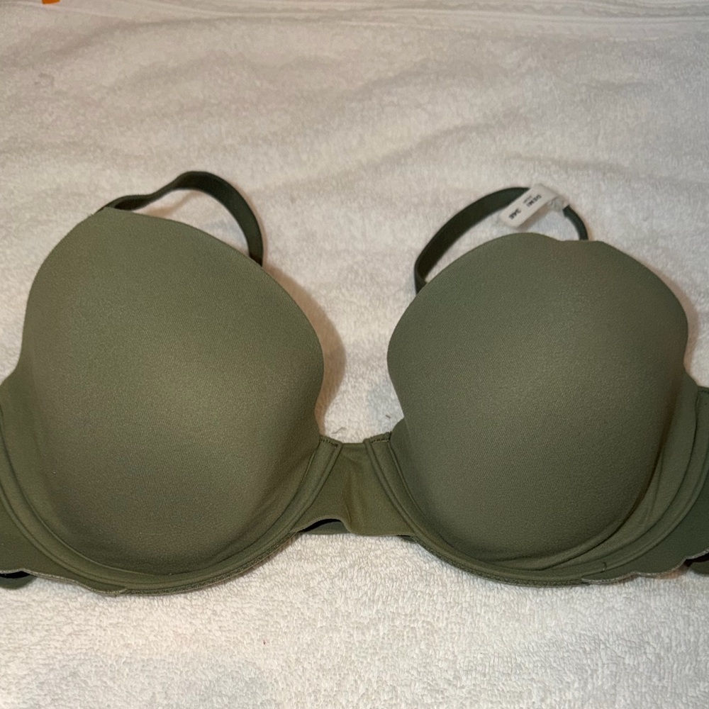 NWOT Aerie SMOOTHEZ Demi bra in size 34B Olive